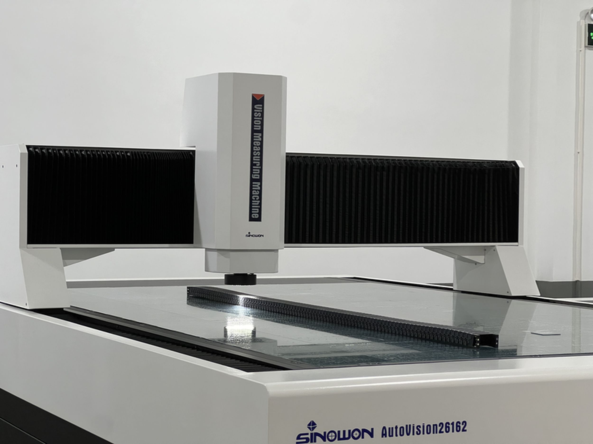 Automatic Vision Measuring System