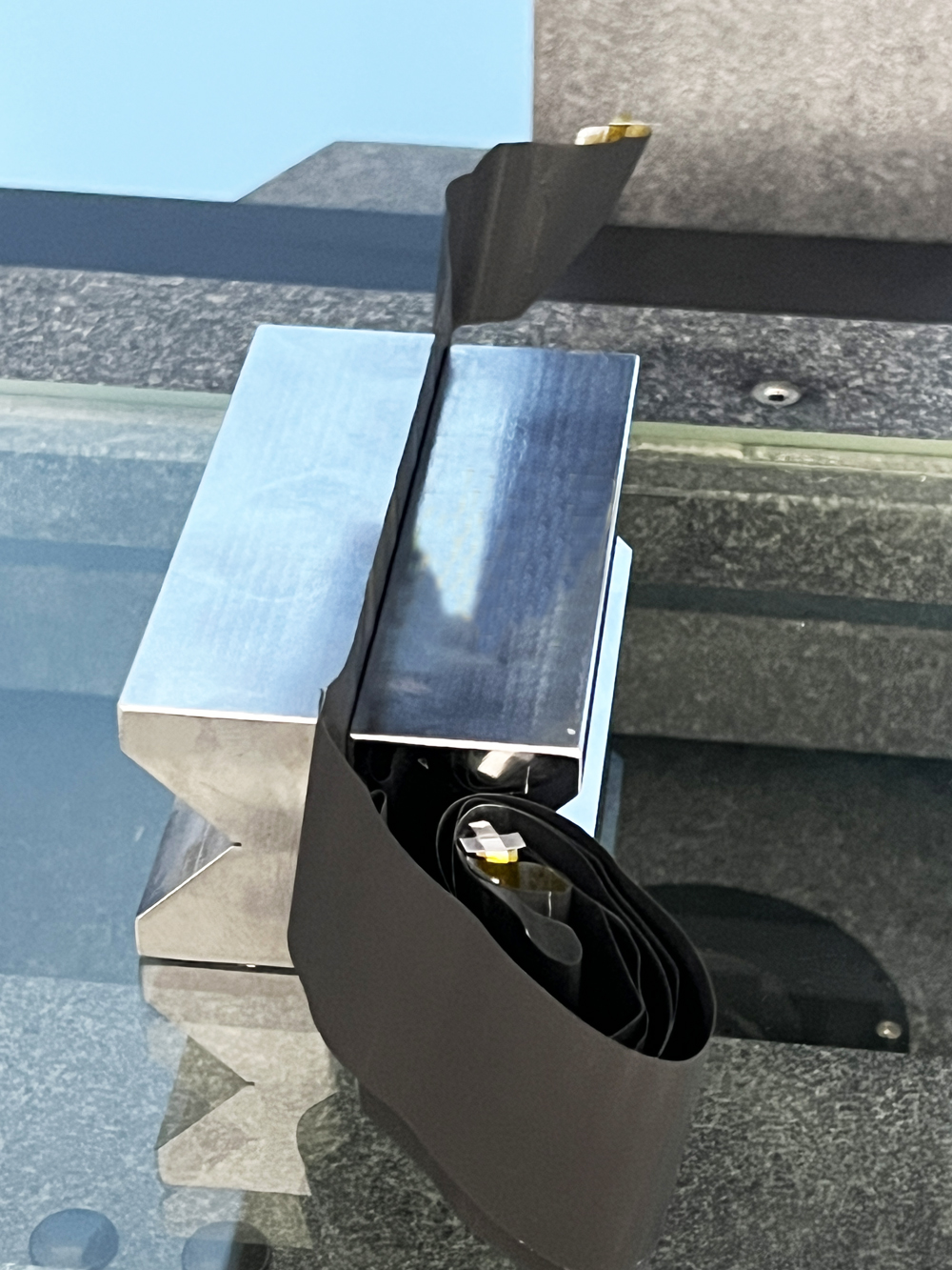 Vision Measuring Machine for Electrode Burr Inspection | Sinowon OMM