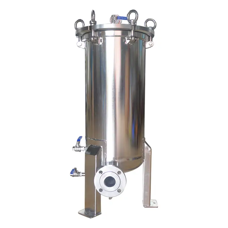 Multi cartridge filter housing 1