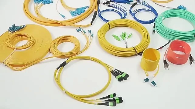 Cordon de brassage à fibre optique monomode SC/UPC vers SC/APC 1