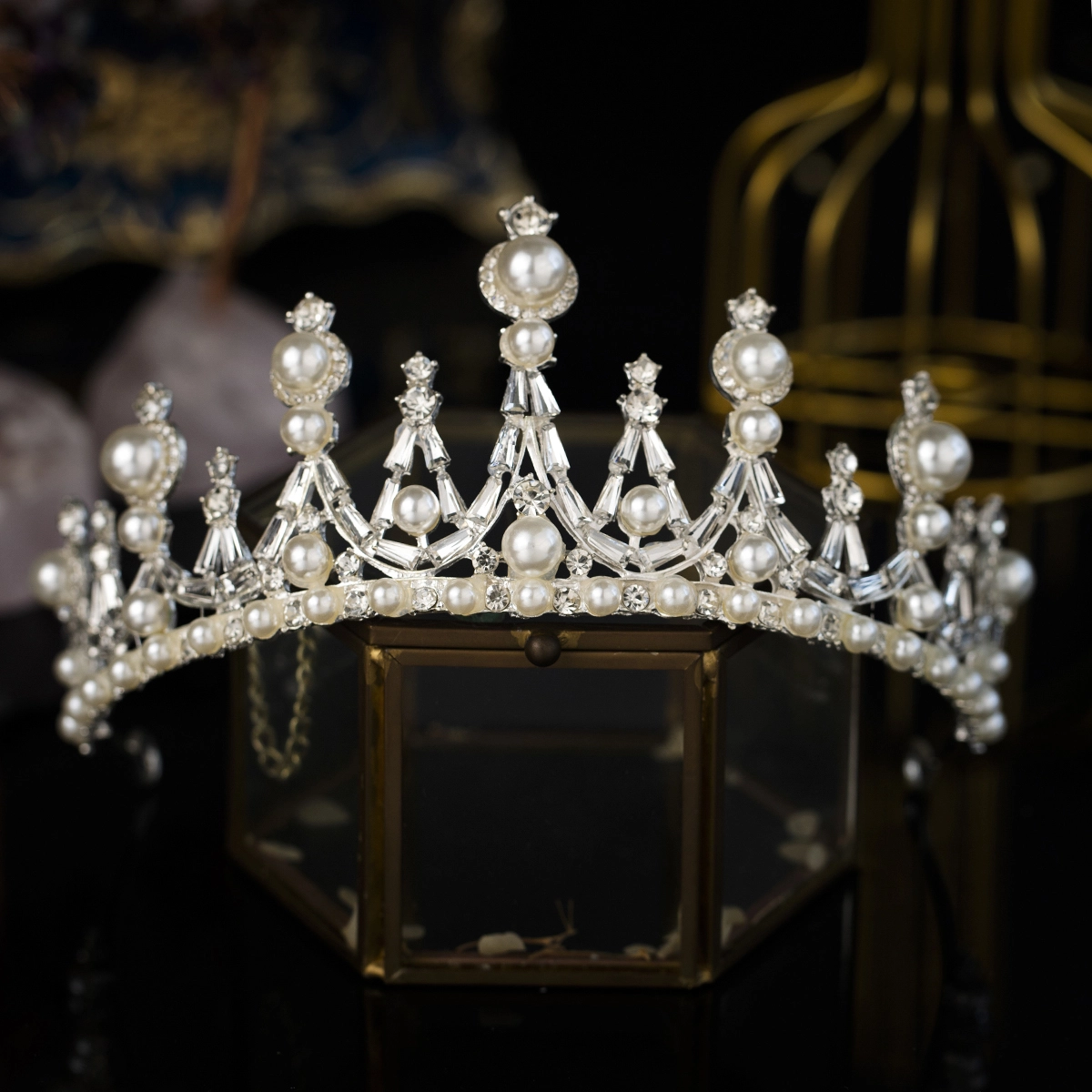 Best Price Luxury White Freshwater Pearl Rhinestone Elegant Bridal Wedding Crown Women Big Crystal Tiara Crown 1