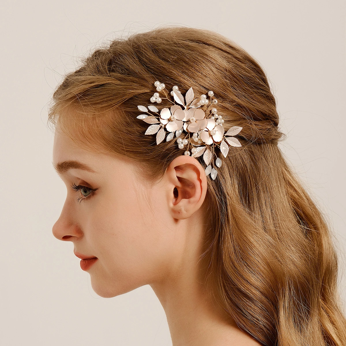 Exquisite Handmade Metal Flower Leaf Hair Clip Wholesale Fashion Simple Imitation Pearl Edge Clip 1