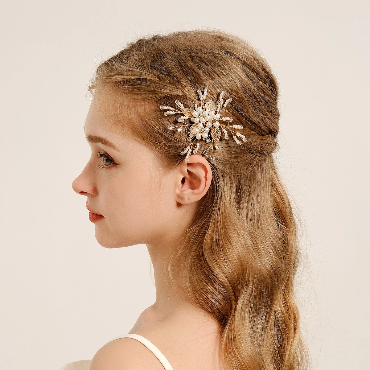 Wholesale New Handmade Imitation Pearl Flower Hair Clips Retro Versatile Hair Clips For Women 1