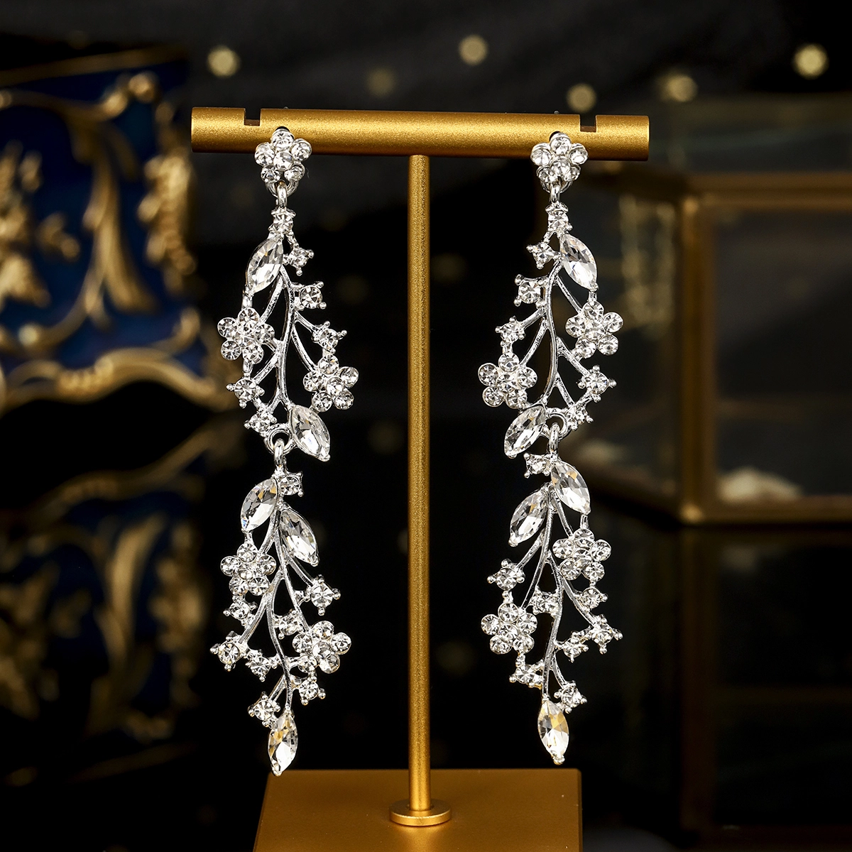New Trendy Women's Alloy Rhinestone Earrings Classic Long Tassel Drop Earrings Luxurious Bridal Wedding Accessories 1