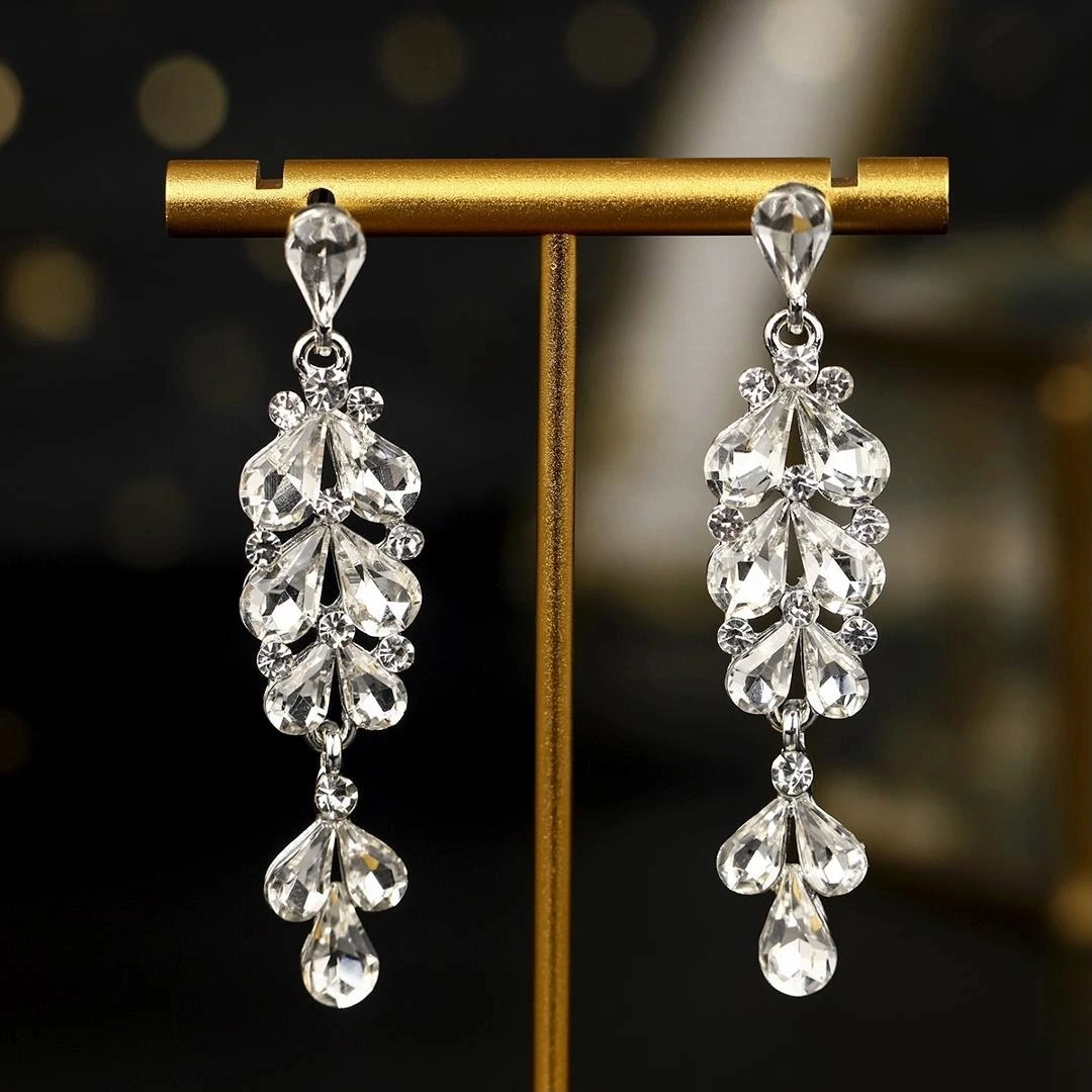 New Alloy Rhinestone Earrings Exquisite Vintage Long Drop Dangle Earrings Elegant Women's Jewelry 1