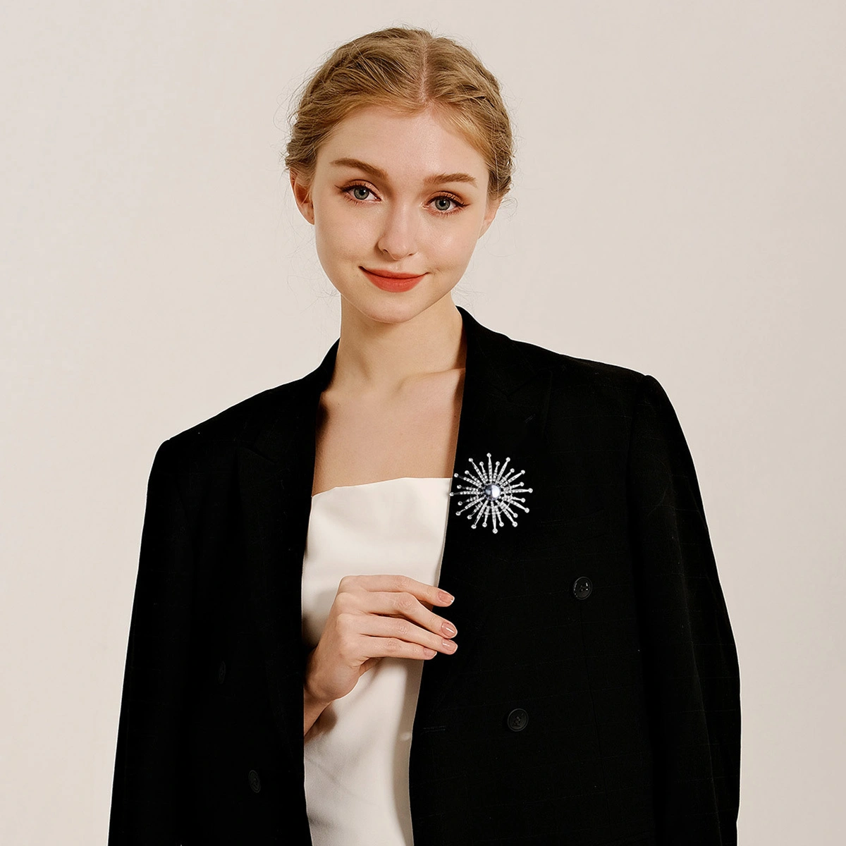 New Exquisite Rhinestone Snowflake Brooch Jewelry Elegant Fashion Women's Brooch Accessories 1
