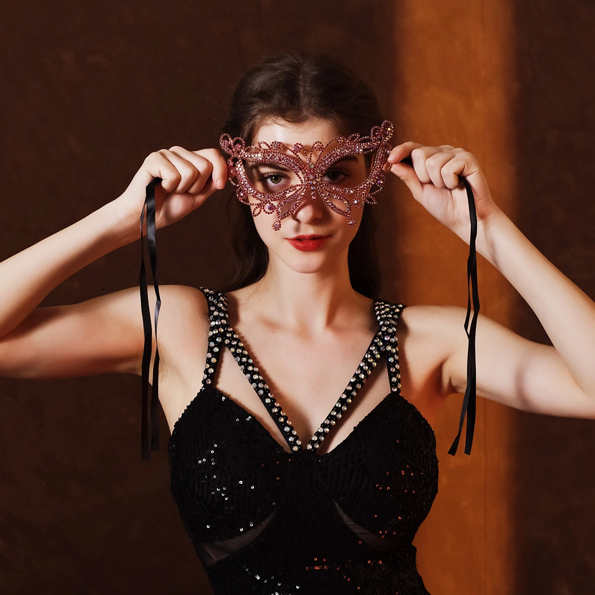 Women Masquerade Mask Stylish Shiny Rhinestones Facial Decorative Accessory Butterfly Mask for Party Wedding 1
