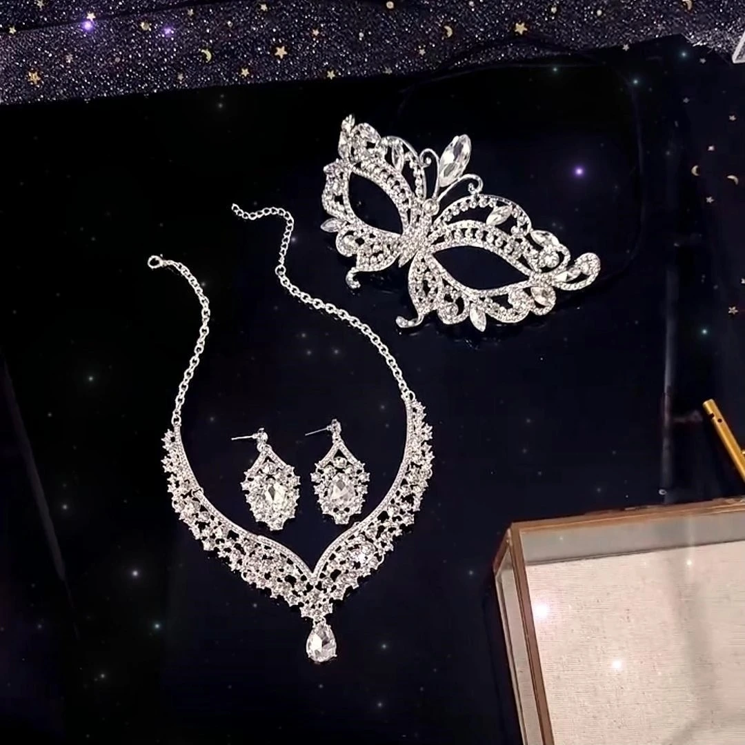 Exaggerated Vintage Mask Earring and Necklace Jewelry Set Women's Luxury Rhinestone Accessories for Ball and Party 1