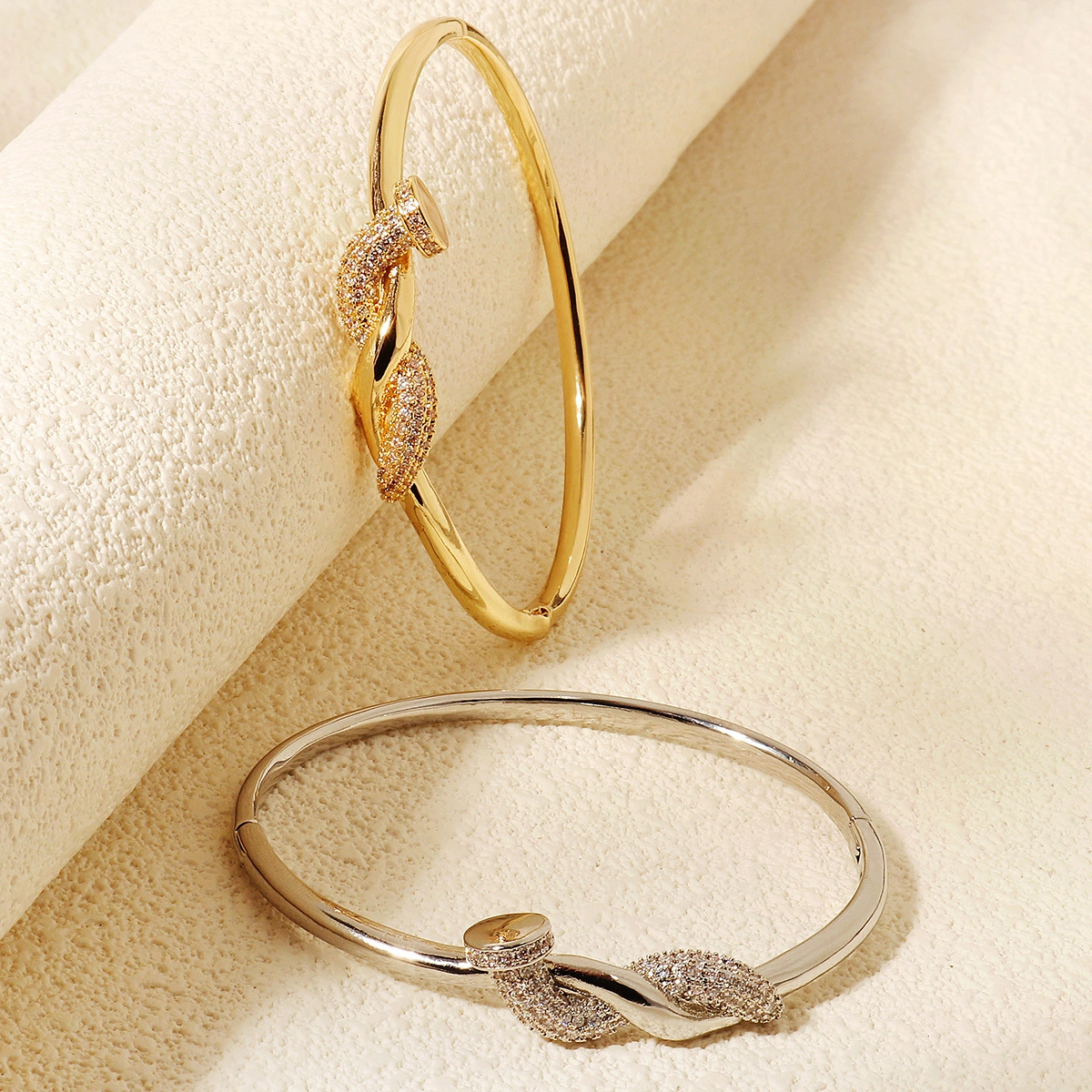 Pulsera de moda con incrustaciones de cobre, ligera y lujosa, con circón, accesorio diario exquisito para mujer. 1