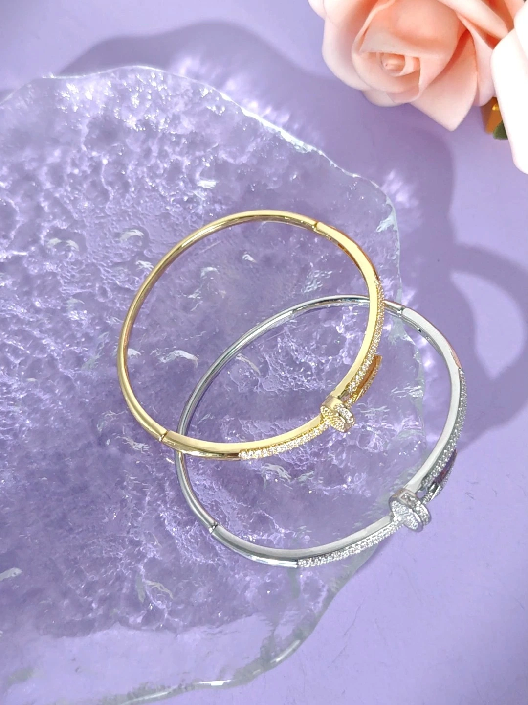 Brazalete abierto con incrustaciones de diamantes de imitación, estilo europeo y americano, ligero, de lujo, de circonita, clásico, versátil, joyería para mujer 1