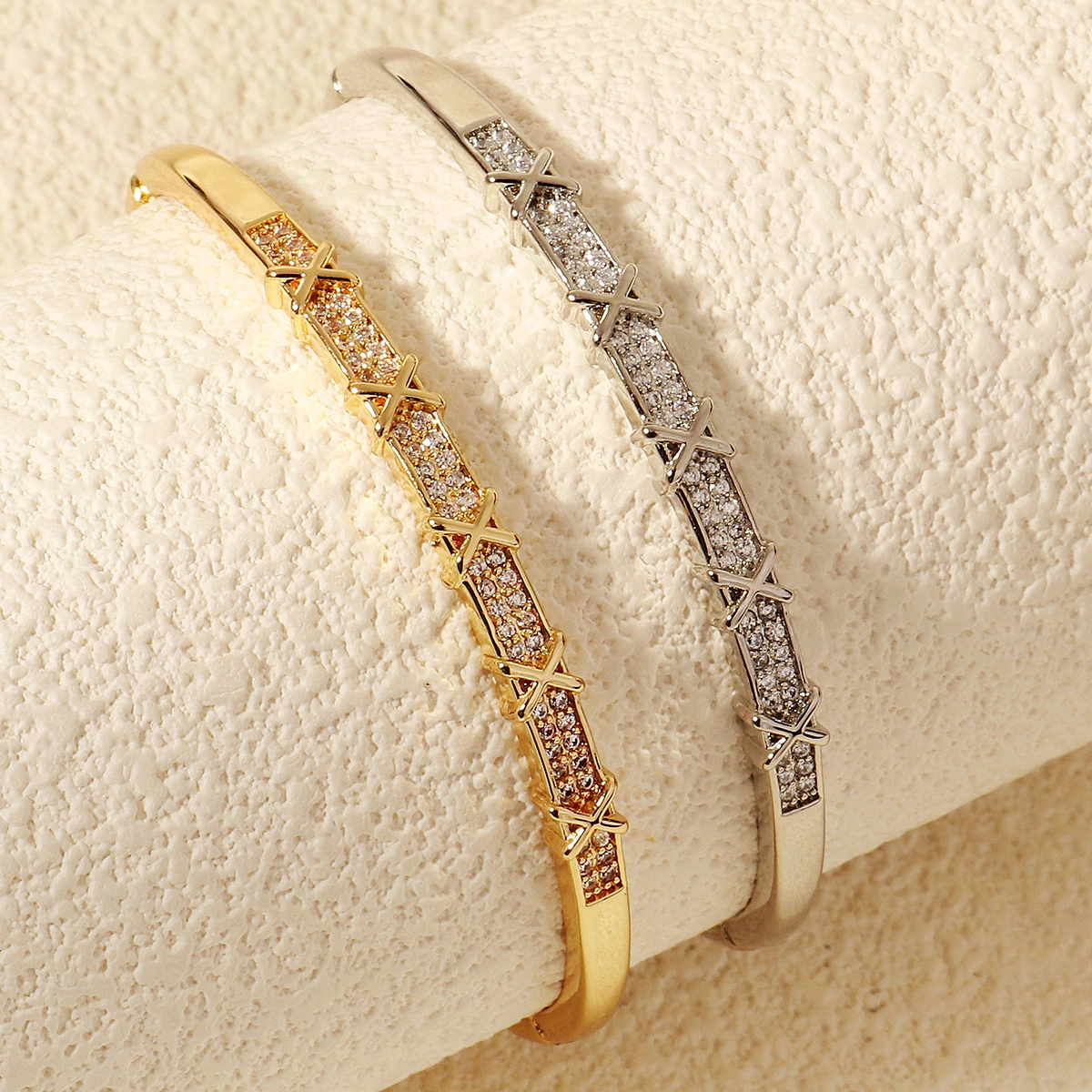 Pulsera de cobre brillante con incrustaciones de circonitas, estilo nuevo, clásica y versátil, accesorio de moda para mujer. 1