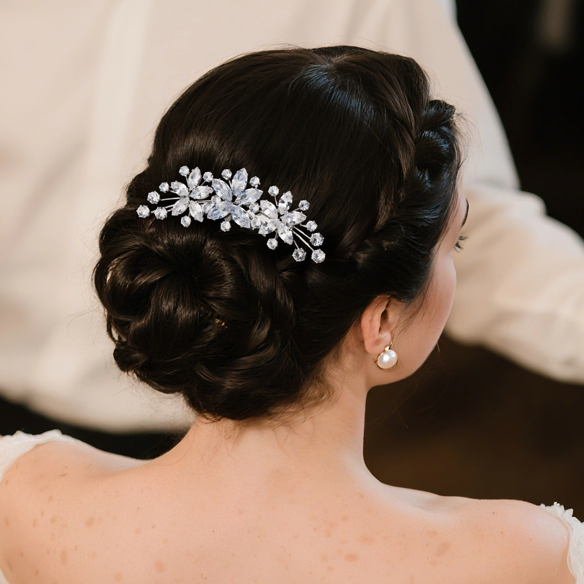 Tocados de novia de moda para boda, peineta de lujo con circonitas brillantes, joyería sencilla de uso diario para mujer 1