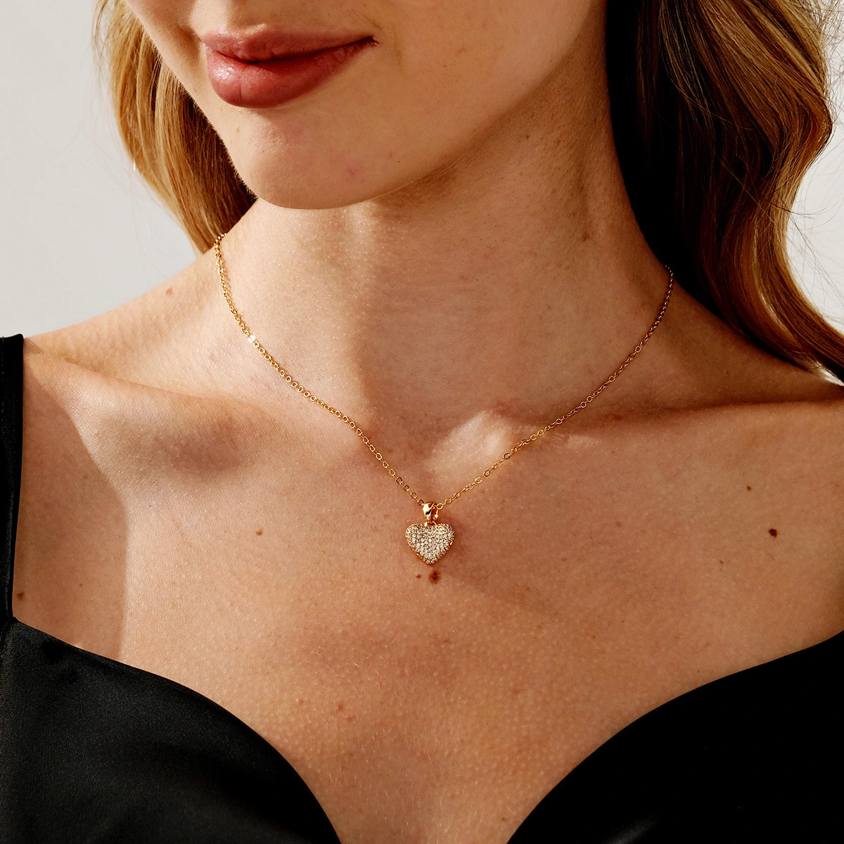 Conjunto de collar y pendientes de circonita con incrustaciones de cobre brillante de lujo, accesorios de moda en forma de corazón para mujer. 1