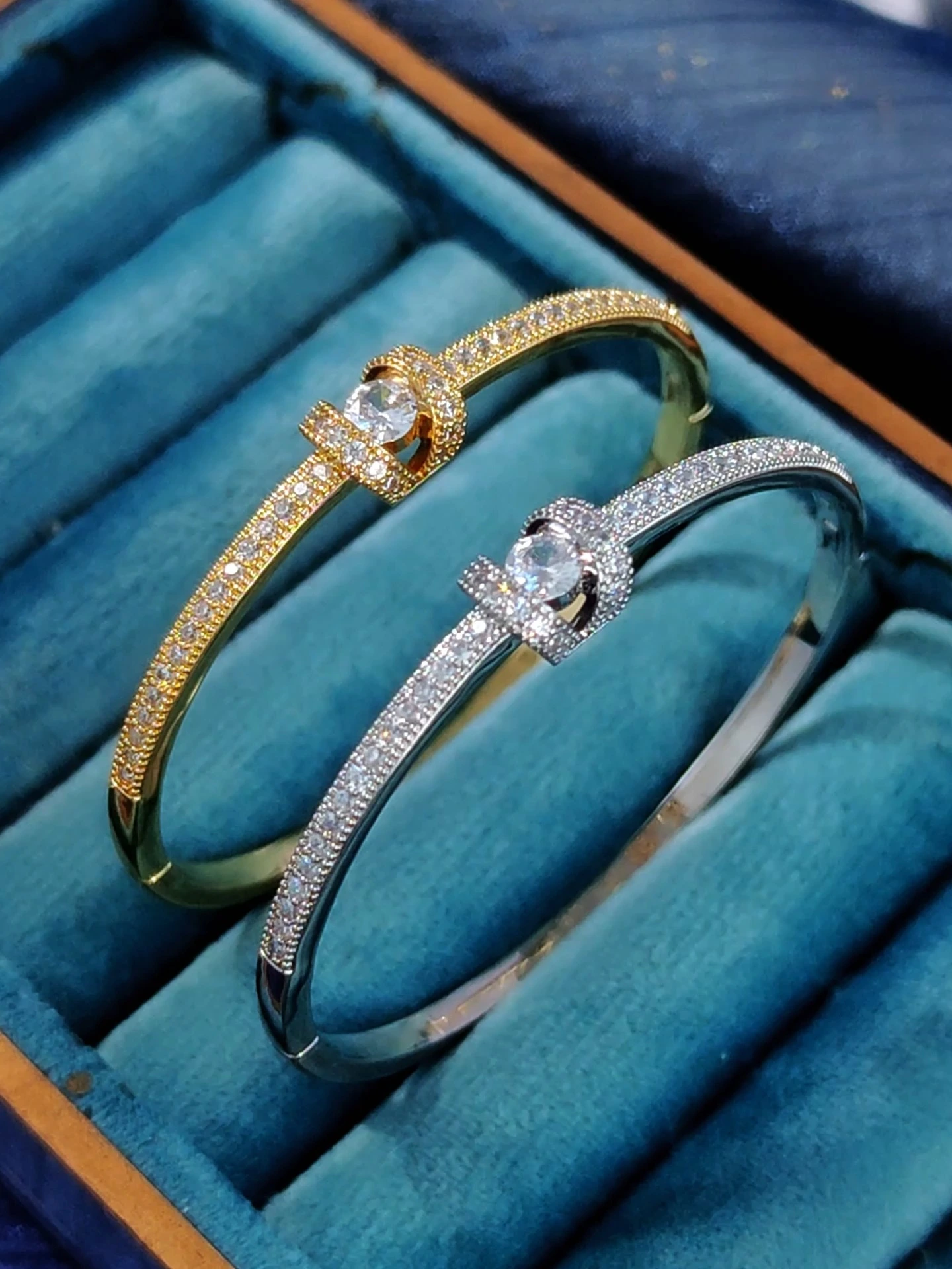 Pulsera de diseño irregular con incrustaciones de cobre y cierre de circonita, la más vendida, joyería para mujer al por mayor. 1