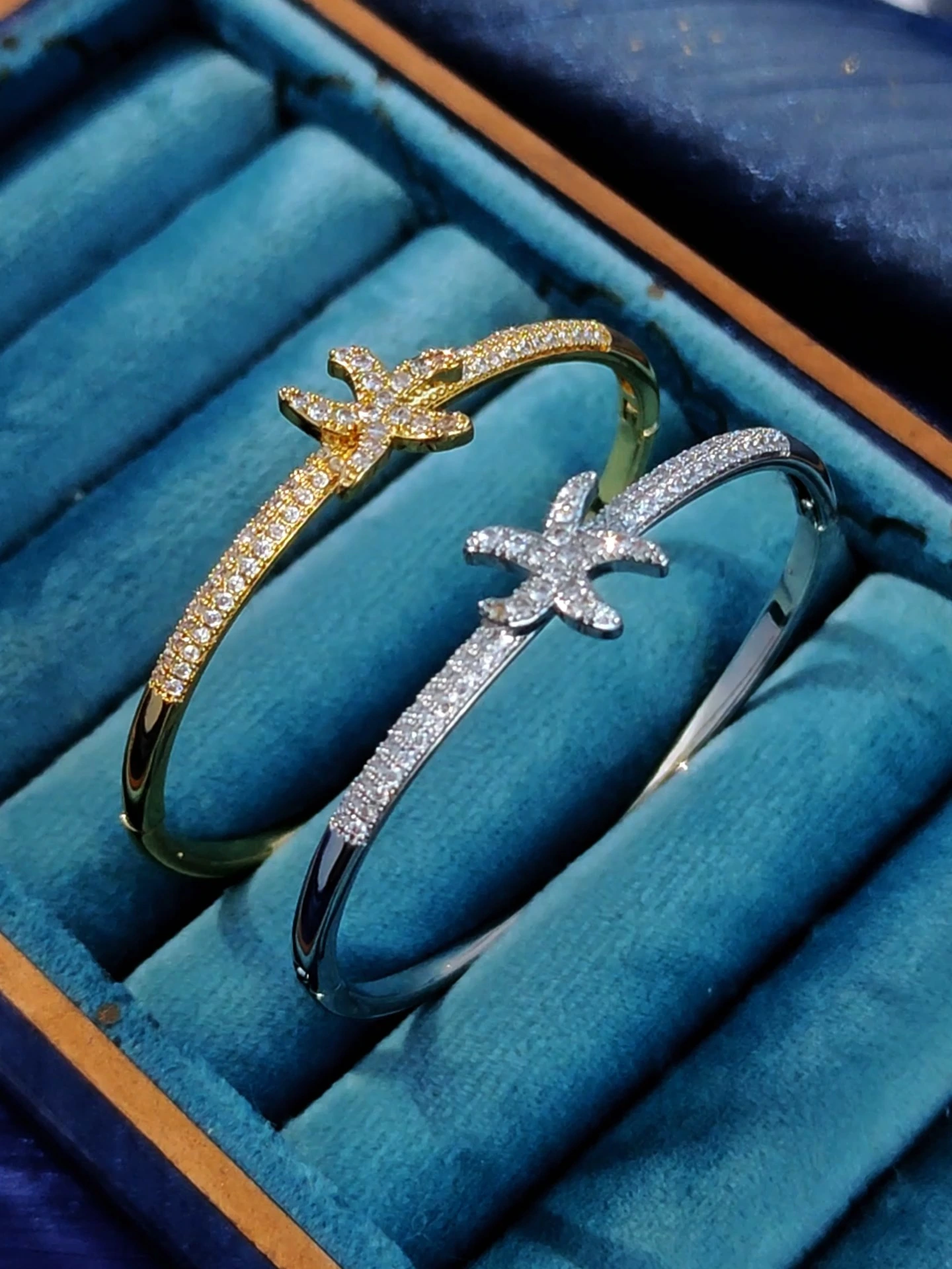 Pulsera elegante con diseño de estrella de mar para mujer, estilo océano, con incrustaciones de cobre y circonitas. 1