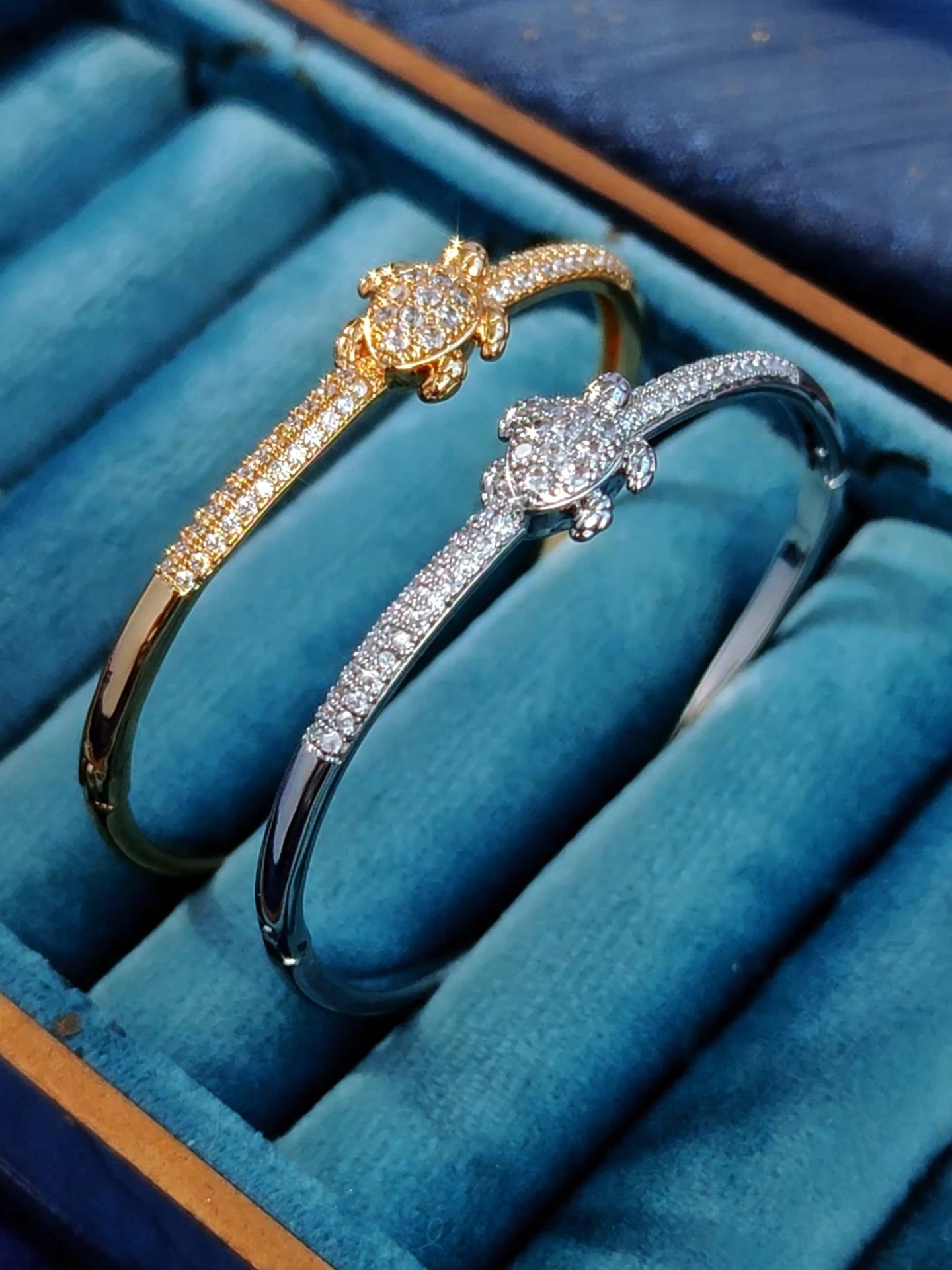 Nueva pulsera de circonitas con incrustaciones de cobre de gran venta, exquisita y compacta, con diseño de tortuga, pulsera abierta. 1