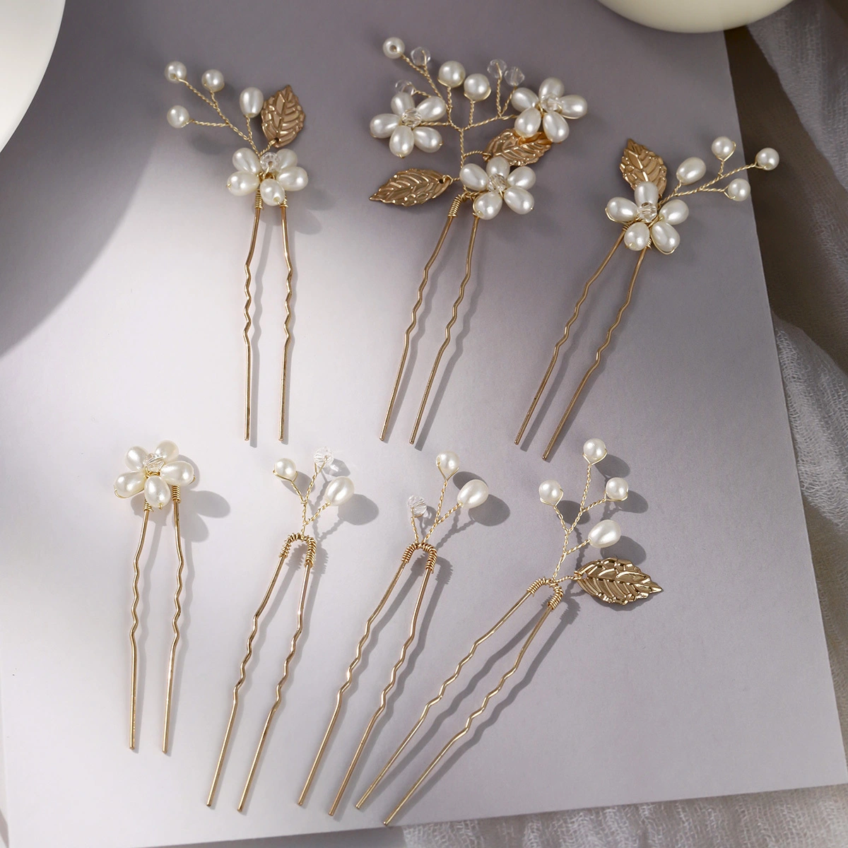 Nuevas horquillas de hojas doradas, accesorios para el cabello para bodas, recogidos, juego de horquillas de flores de perla hechas a mano 1