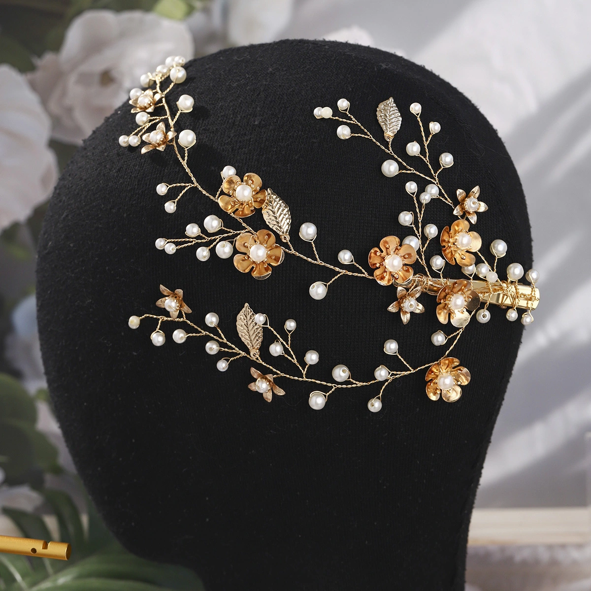 Pinzas para el cabello hechas a mano con forma de flor y hoja de aleación estilo bosque. Accesorios de moda para recogidos, ideales para mujeres y novias. 1