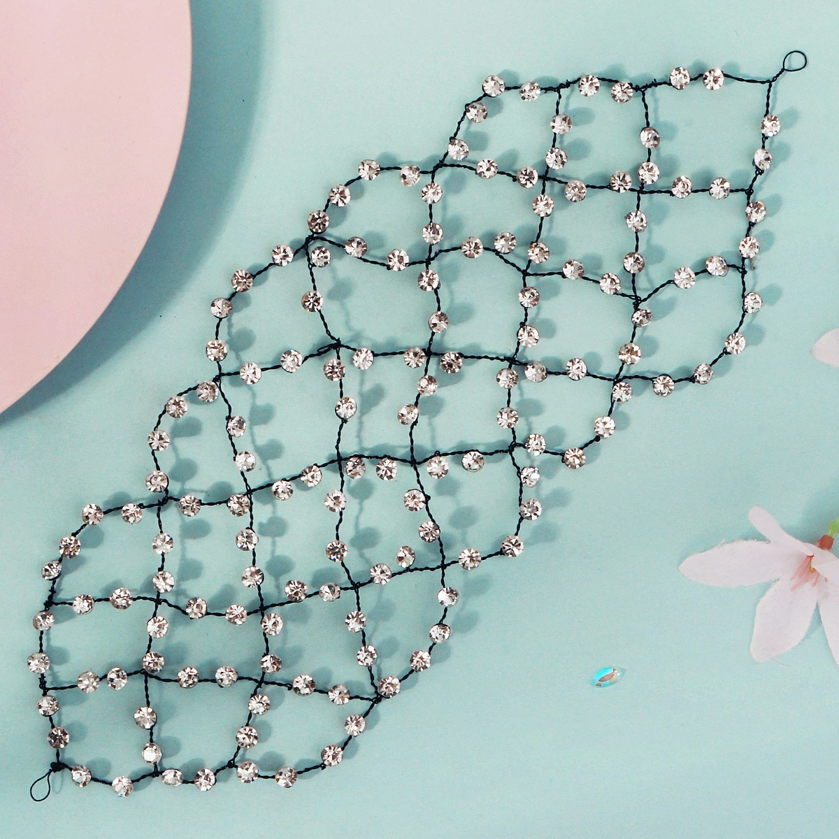 Nueva diadema nupcial sencilla y elegante con pedrería, de cadena suave, hecha a mano, de malla negra. 1