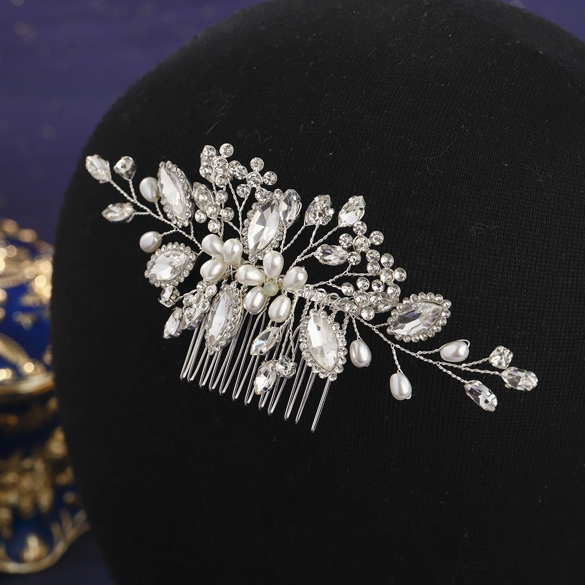 Peineta nupcial europea/americana de estilo vintage para peinados recogidos, hecha a mano con diamantes de imitación y perlas. 1