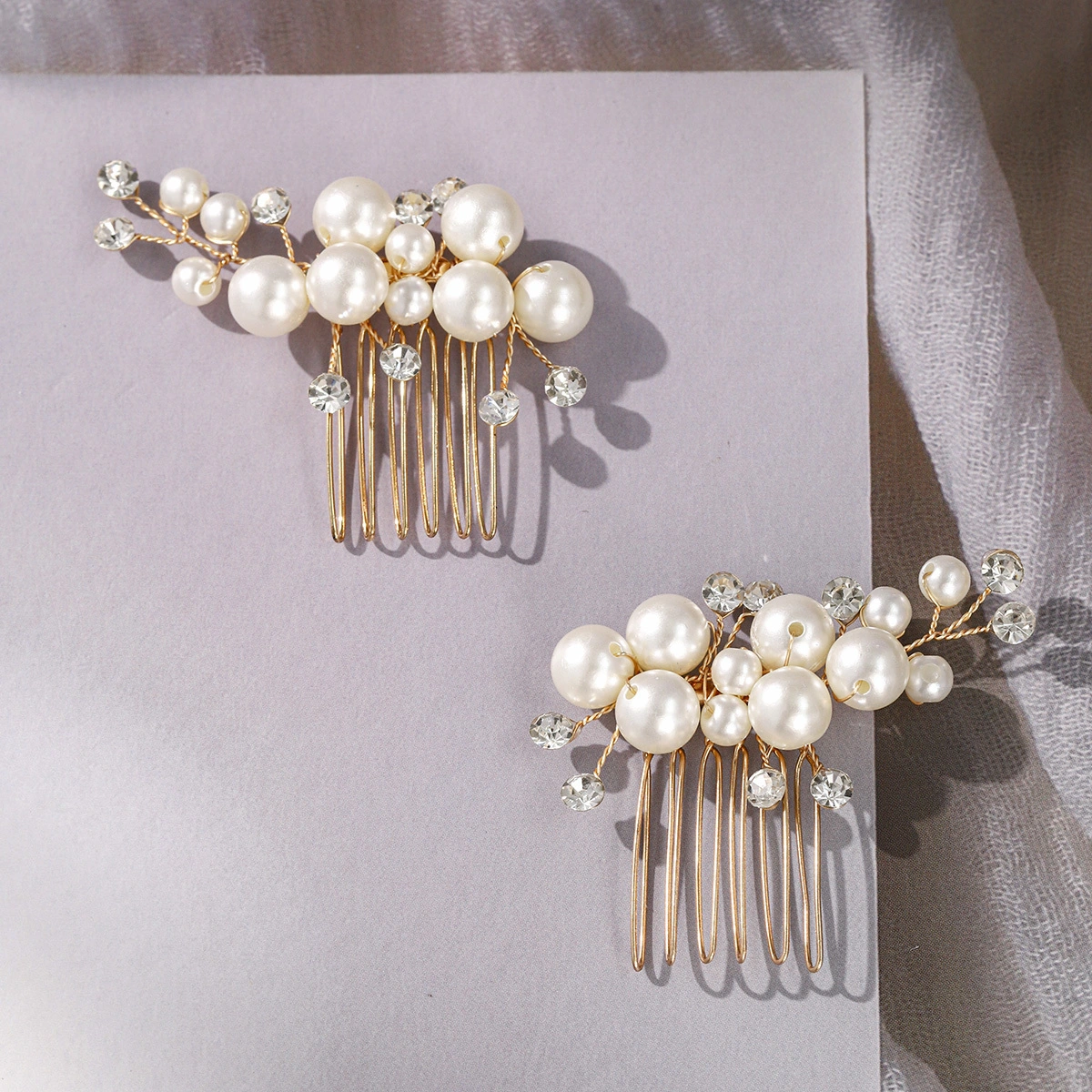 Conjunto de peinetas para el pelo para novia, para boda, exquisitas peinetas hechas a mano con cuentas de perlas y diamantes de imitación, accesorios diarios 1