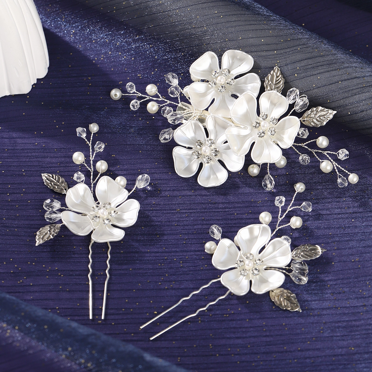 Exquisitos accesorios para el cabello hechos a mano, horquillas con flores blancas, juego de horquillas para el cabello, tocado nupcial de perlas de imitación. 1