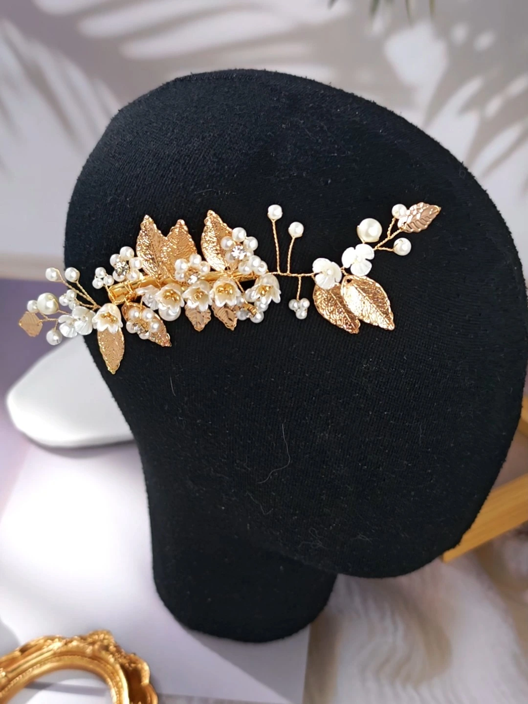 Exquisitas pinzas para el cabello con flores hechas a mano, dulce tocado nupcial para boda, pinzas laterales de hojas de aleación minimalistas vintage 1