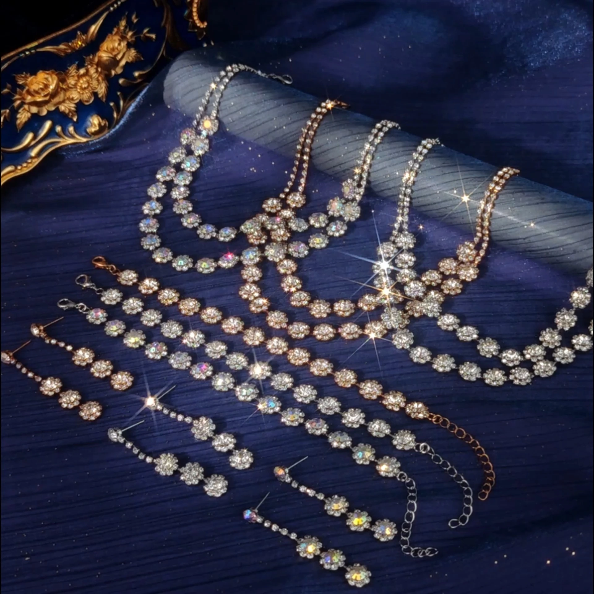 Conjunto de collar, pendientes y pulsera con flores de diamantes de imitación para novia, accesorios de lujo para mujer para fiesta de graduación y uso diario. 1