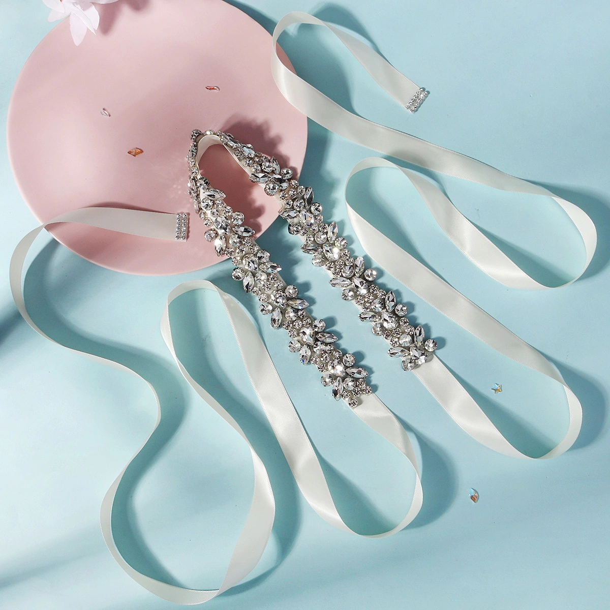 Cinturón elegante y exquisito con diamantes de imitación para vestidos de mujer, accesorios de cintura para bodas, fiestas y uso diario. 1