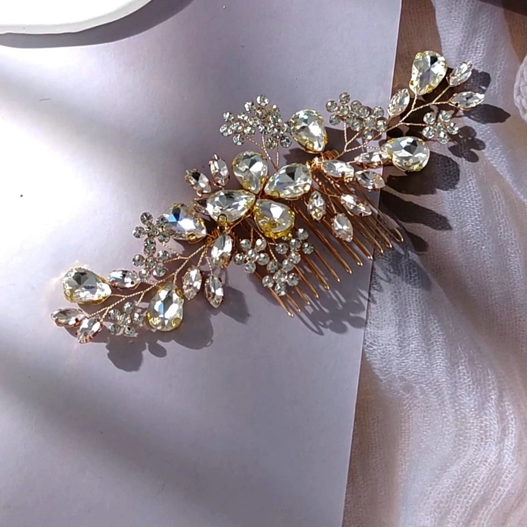 Peineta para novia con delicados diamantes de imitación, elegante peine lateral estilo rama hecho a mano para boda, graduación y fecha. 1