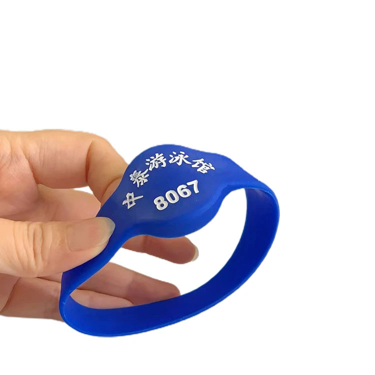 RFID Wristbands Custom 13.56 MHz Rubbe Silicone مقاومة للماء 1