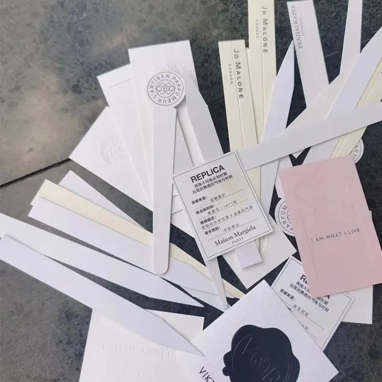 Testeur de parfum personnalisé avec impression de logo en feuille d'or 1