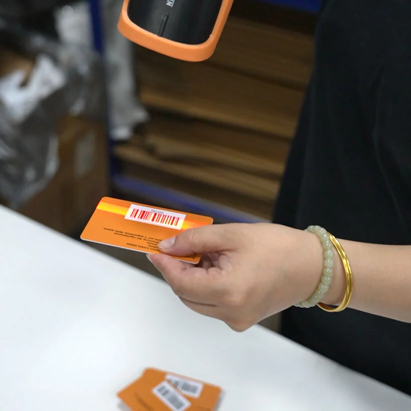 Cartes-cadeaux professionnelles NFC personnalisées