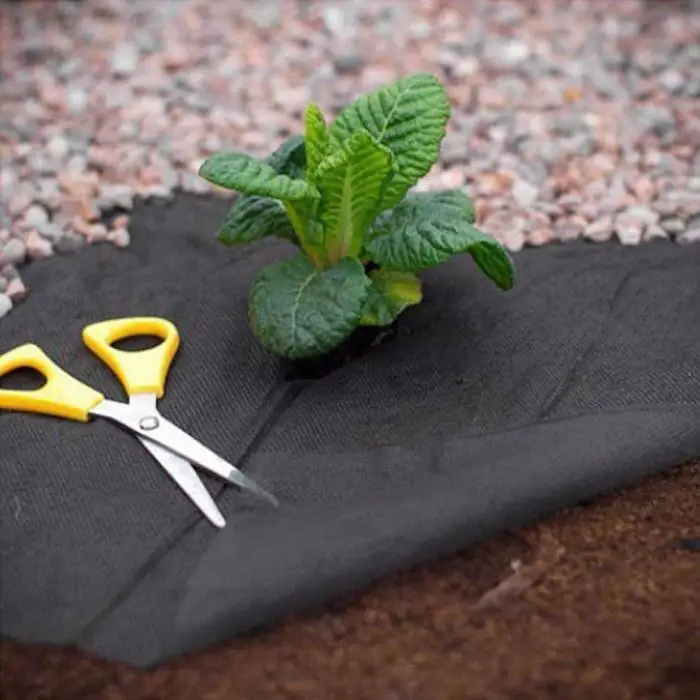 Black Garden Weed Control Fabric For MaintainTemperature To Benefit Healthy Growth 1