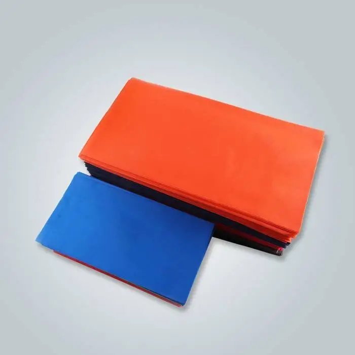 Orangefarbene Vliestischdecke 1