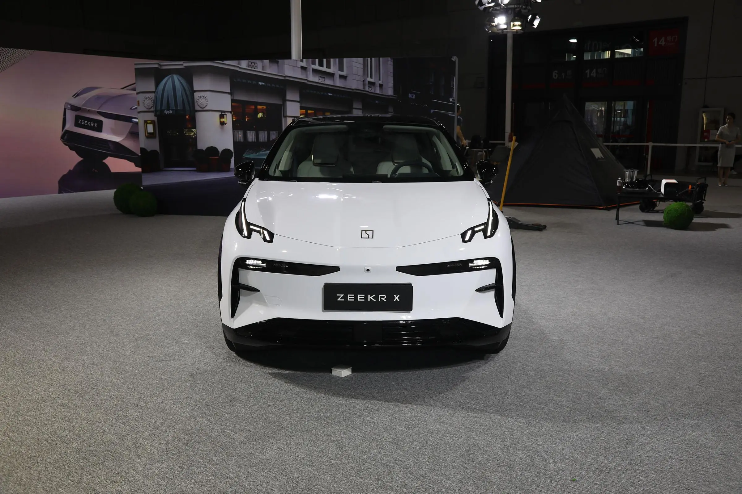 I-Zeekr X 2025 ene-Latest Chinese Zeeker Suv Factory Wholesale New Energy Vehicles 4 Seater izimoto ezishibhile i-RWD 560km Electric Car ethengiswayo eshibhile 1
