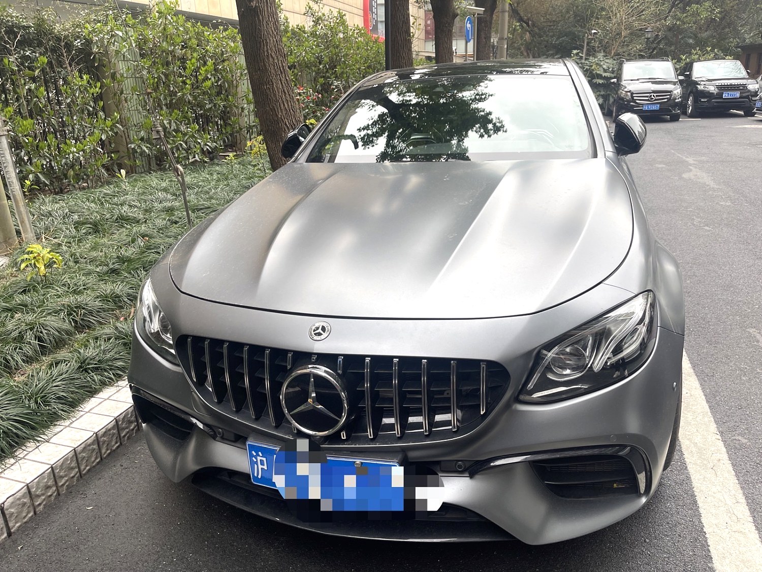 مرسيدس بنز الفئة E AMG 2019 مع AMG E 63 S 4MATIC + سيارة سيدان تعمل بالبنزين متوسطة الحجم إلى كبيرة فاخرة 4.0T 612-Hp V8 سيارة سيدان للسيارات المستعملة بأسعار رخيصة 6