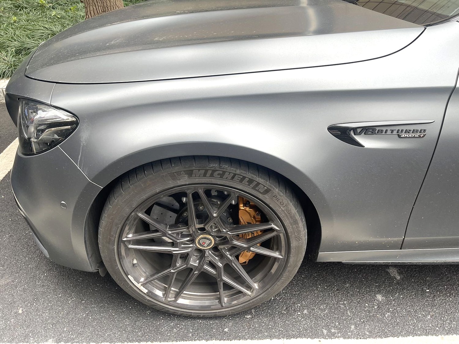 مرسيدس بنز الفئة E AMG 2019 مع AMG E 63 S 4MATIC + سيارة سيدان تعمل بالبنزين متوسطة الحجم إلى كبيرة فاخرة 4.0T 612-Hp V8 سيارة سيدان للسيارات المستعملة بأسعار رخيصة 8