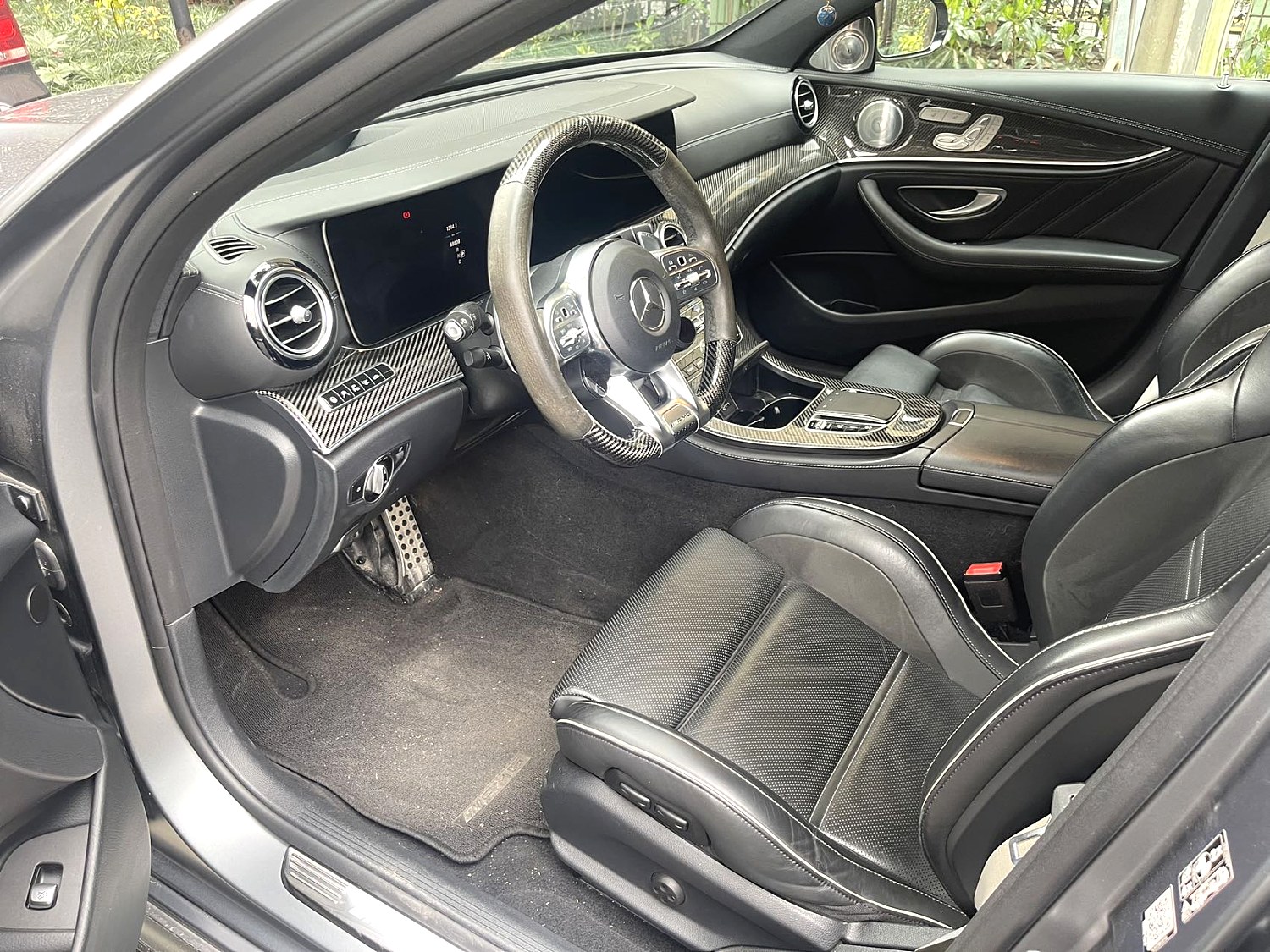 مرسيدس بنز الفئة E AMG 2019 مع AMG E 63 S 4MATIC + سيارة سيدان تعمل بالبنزين متوسطة الحجم إلى كبيرة فاخرة 4.0T 612-Hp V8 سيارة سيدان للسيارات المستعملة بأسعار رخيصة 9