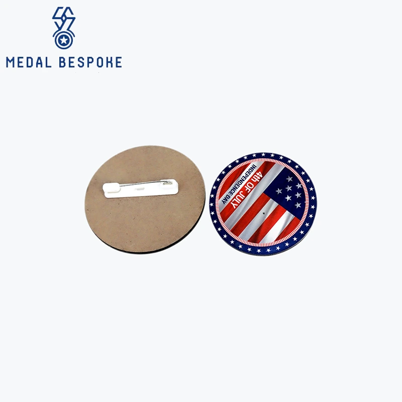 Badge in legno con bandiera personalizzabile: medaglia su misura 1
