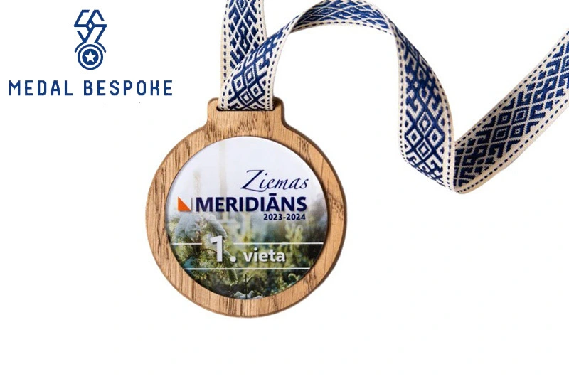 Customizable Commemorative Wooden Medals — Medal Bespoke 1