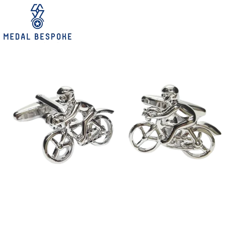 Accessorio perfetto personalizzato per gli appassionati di sport Gemelli: medaglia su misura 1