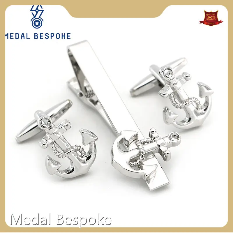 Custom Trophy Makers Stainless Steel，Sterling Silver，Gold (Plated Or Solid)，Brass，Titanium，Copper，Platinum，Rhodium，Wood，Leather，Acrylic Or Resin，Carbon Fiber ，Gemstones，Mother-of-Pearl，Enamel，Rhinestones Or Crystals，Ceramic，etc. Customsuppliers 1