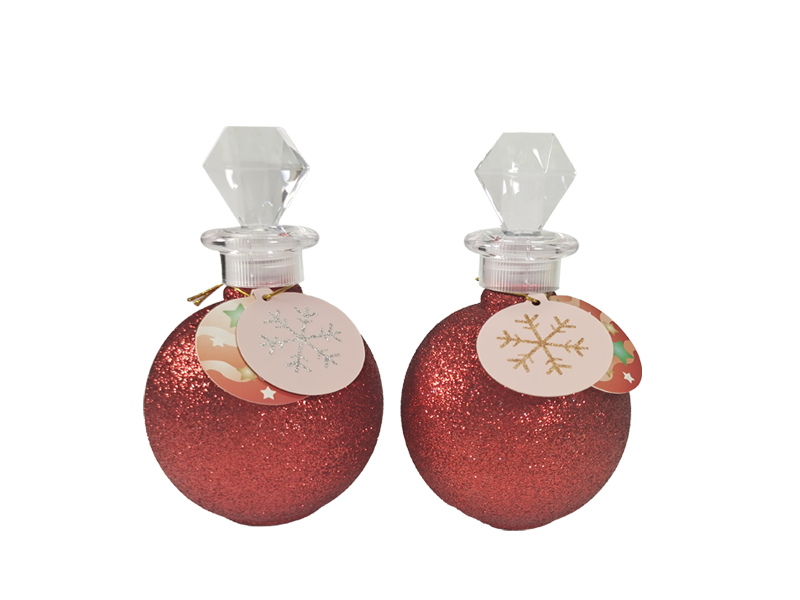 Handseifenkollektion in Form von Weihnachtskugeln. Festlich duftende Handwäsche – Lily Bath 8