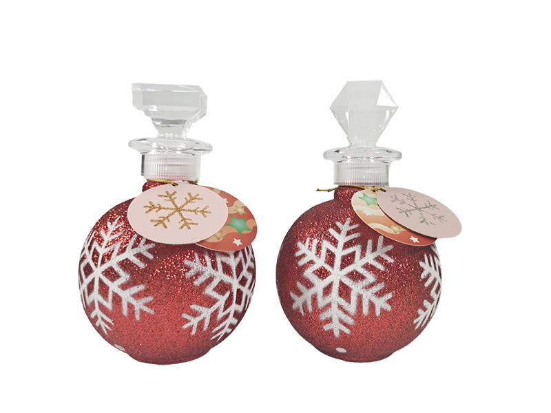 Handseifenkollektion in Form von Weihnachtskugeln. Festlich duftende Handwäsche – Lily Bath 1
