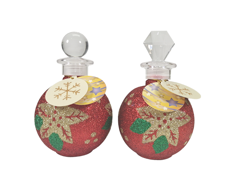 Handseifenkollektion in Form von Weihnachtskugeln. Festlich duftende Handwäsche – Lily Bath 7