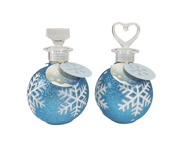 Handseifenkollektion in Form von Weihnachtskugeln. Festlich duftende Handwäsche – Lily Bath 6