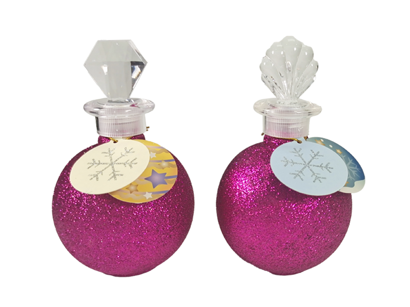 Handseifenkollektion in Form von Weihnachtskugeln. Festlich duftende Handwäsche – Lily Bath 3