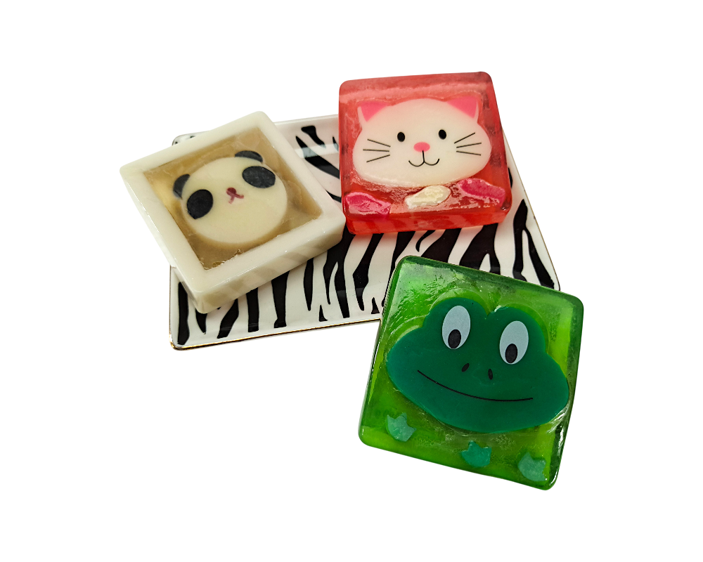 Jabón de baño infantil natural hecho a mano con forma de animal: un jabón hidratante infantil único y adorable con diseños de oso, pato, búho y panda (ranas) 8