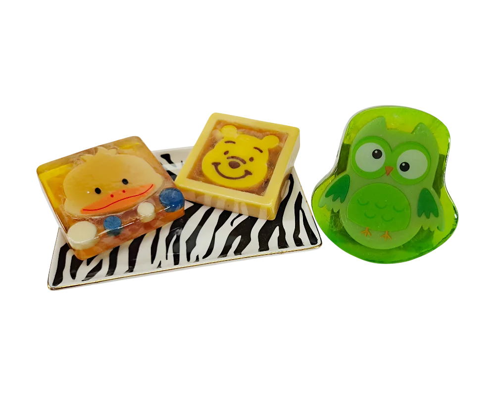 Naturaj Manfaritaj Bansapoj por Infanoj kun Bestoj - Dolĉaj Unikaj Humidigaj Sapoj por Infanoj kun Dezajnoj de Urso, Anaso, Strigo, Pando & Ranoj 1